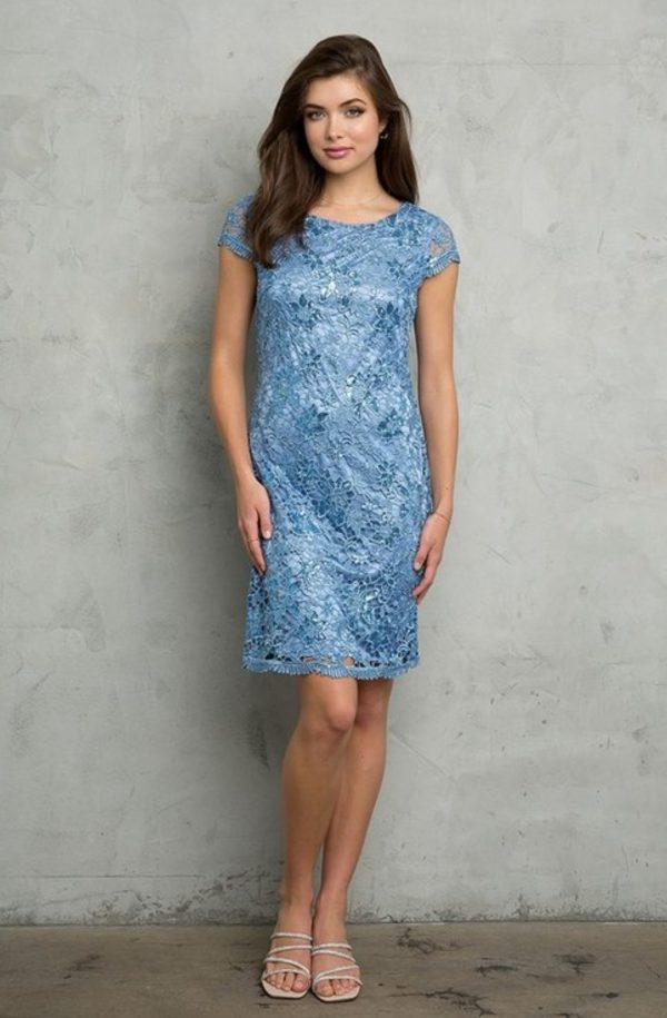 Short mama style lace dress with scalloped edges - Image 2