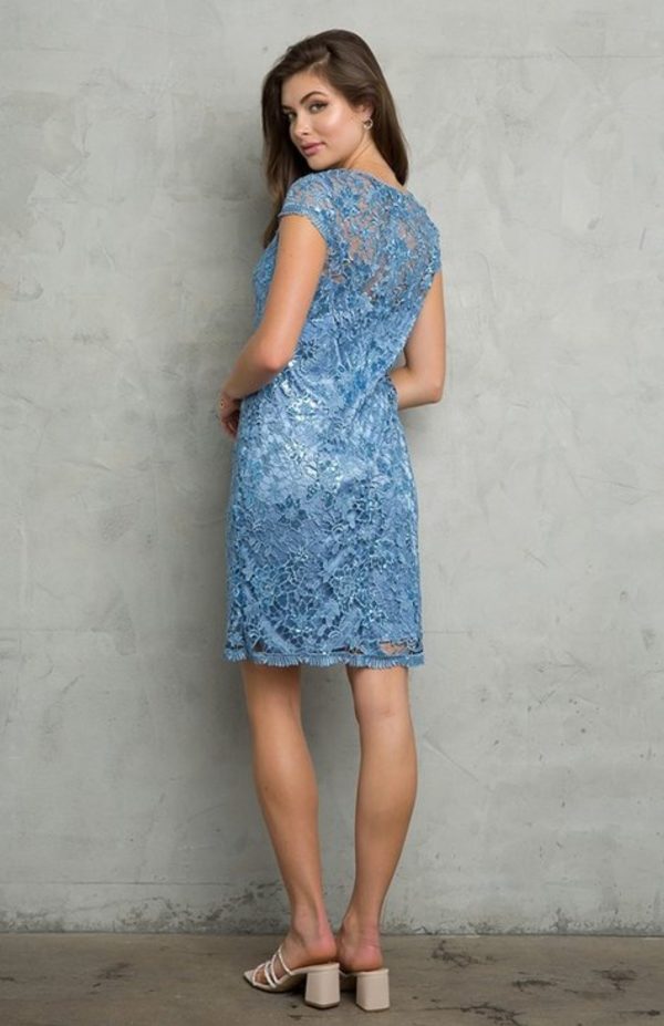 Short mama style lace dress with scalloped edges - Image 3